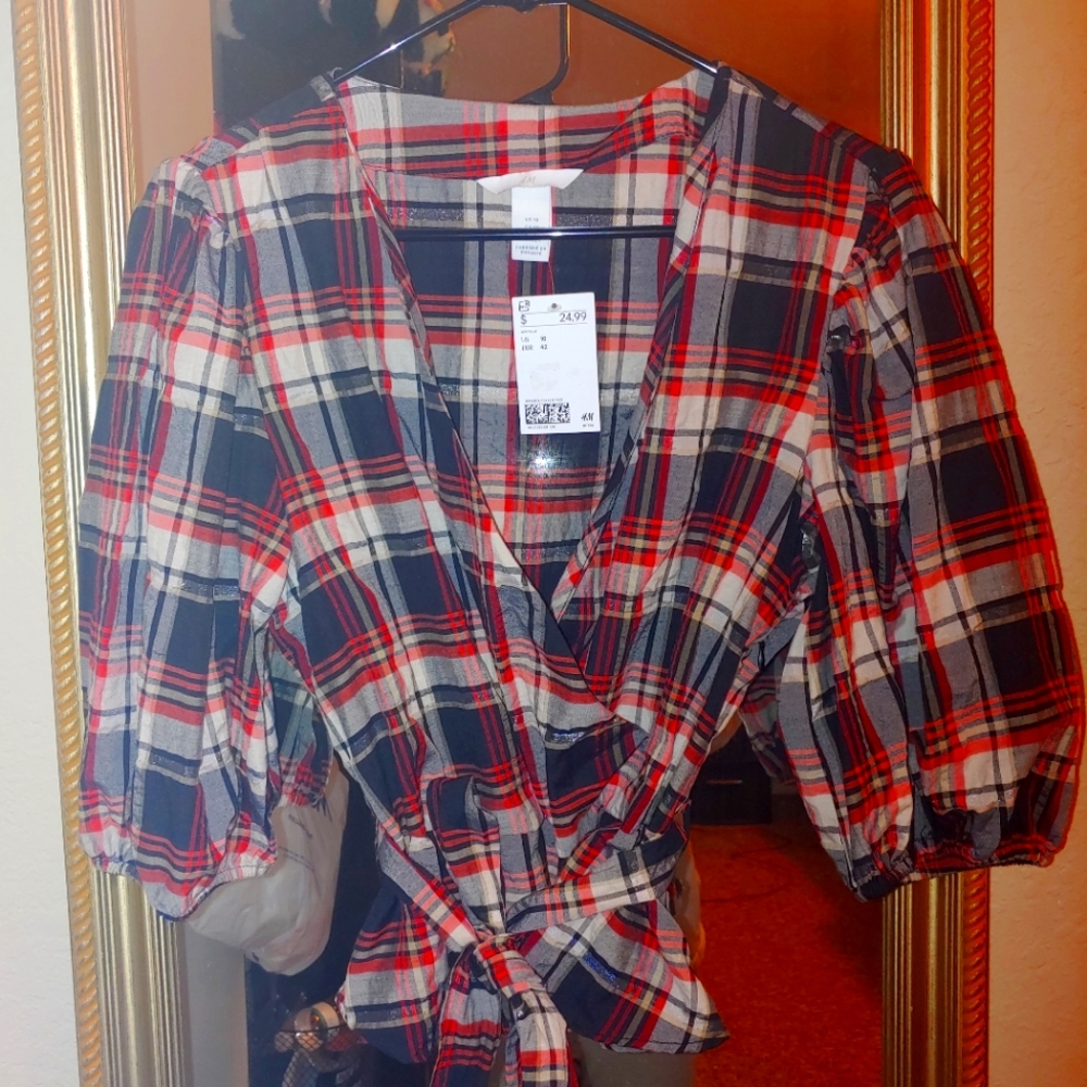 Puff sleeved wrapover blouse